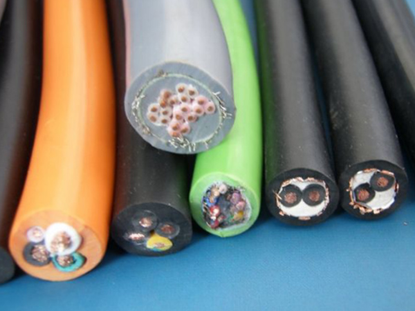 环保电缆相比普通电缆有何突出优势？